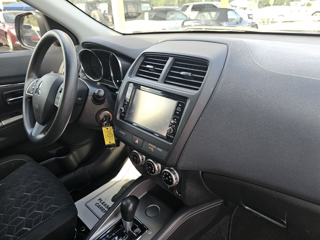 Mitsubishi Outlander Sport 2.0 ES CVT 2021 Mitsubishi Outlander Sport 2.0 ES CVT 2021