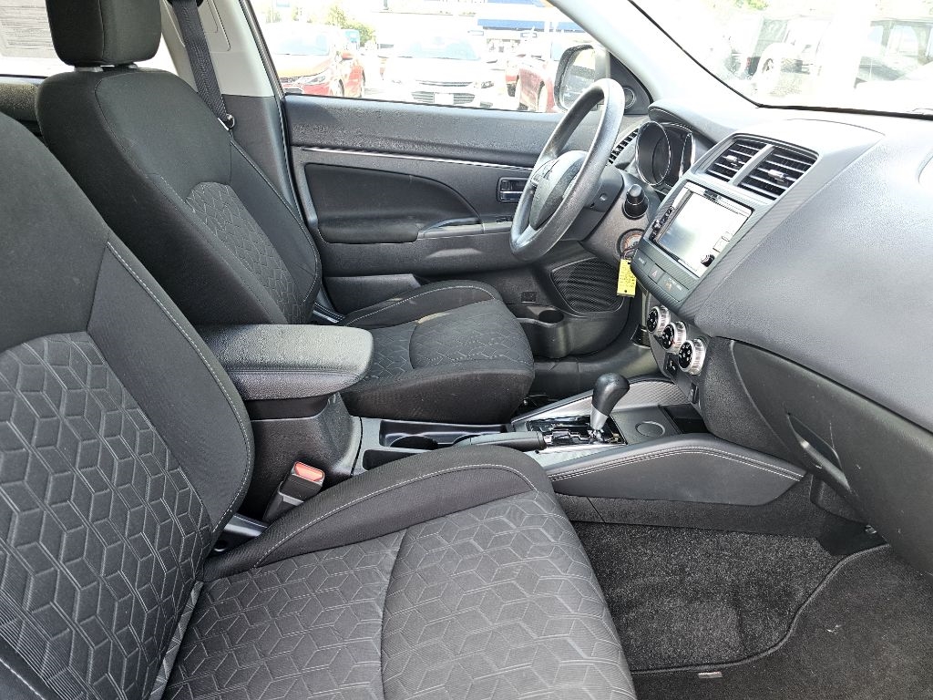 Mitsubishi Outlander Sport 2.0 ES CVT 2021 Mitsubishi Outlander Sport 2.0 ES CVT 2021