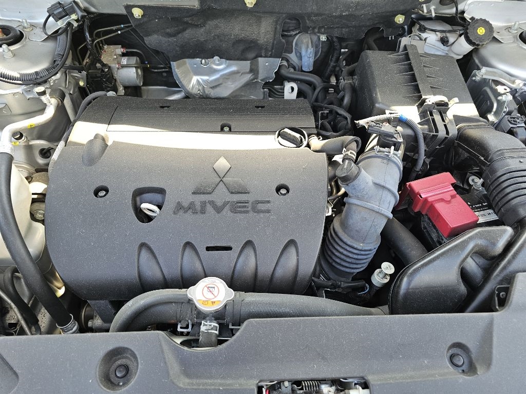 Mitsubishi Outlander Sport 2.0 ES CVT 2021 Mitsubishi Outlander Sport 2.0 ES CVT 2021