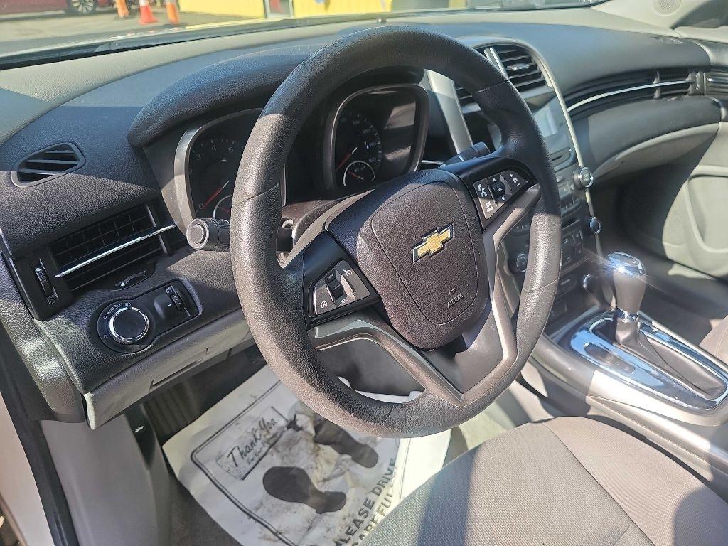 Chevrolet Malibu LS 2013