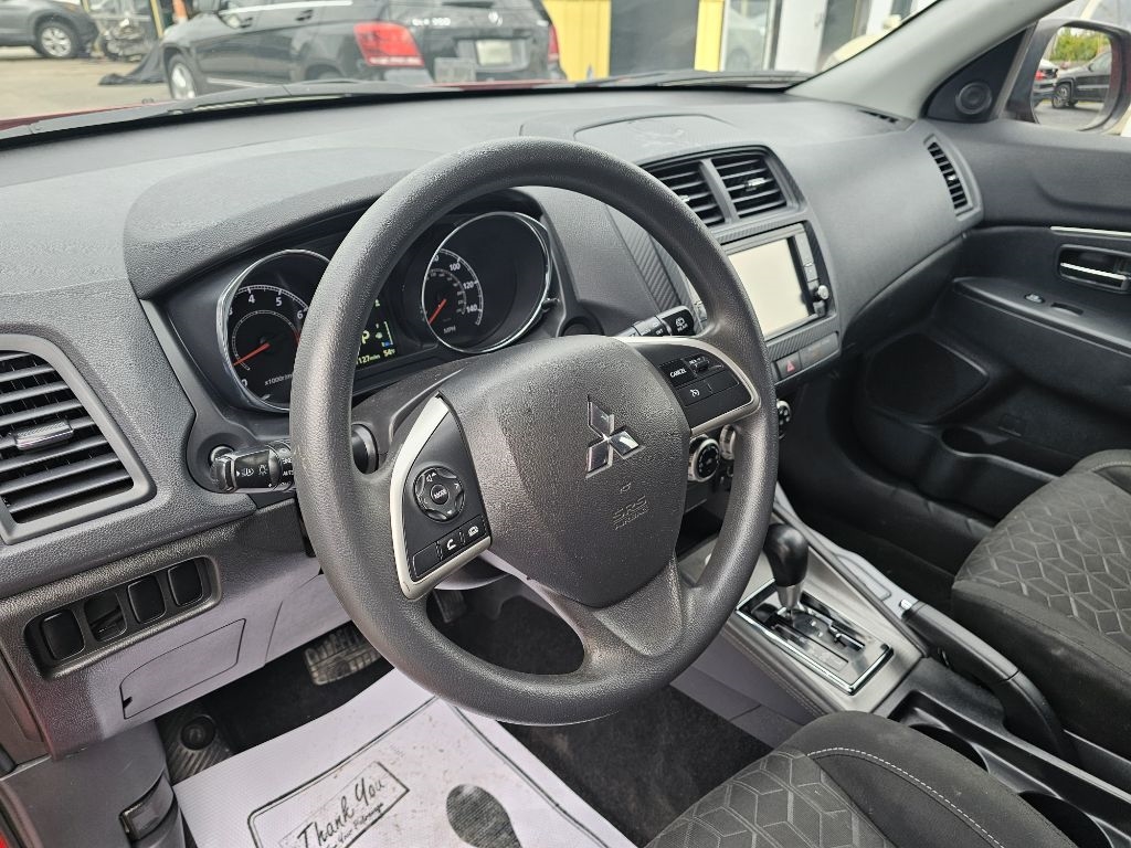 Mitsubishi Outlander Sport 2.0 ES 4WD 2023 Mitsubishi Outlander Sport 2.0 ES 4WD 2023