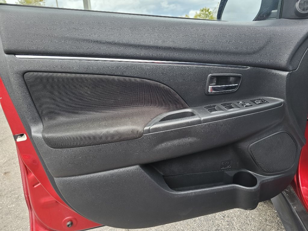 Mitsubishi Outlander Sport 2.0 ES 4WD 2023 Mitsubishi Outlander Sport 2.0 ES 4WD 2023
