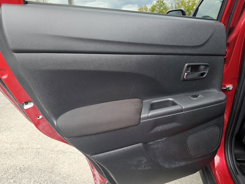 Mitsubishi Outlander Sport 2.0 ES 4WD 2023 Mitsubishi Outlander Sport 2.0 ES 4WD 2023