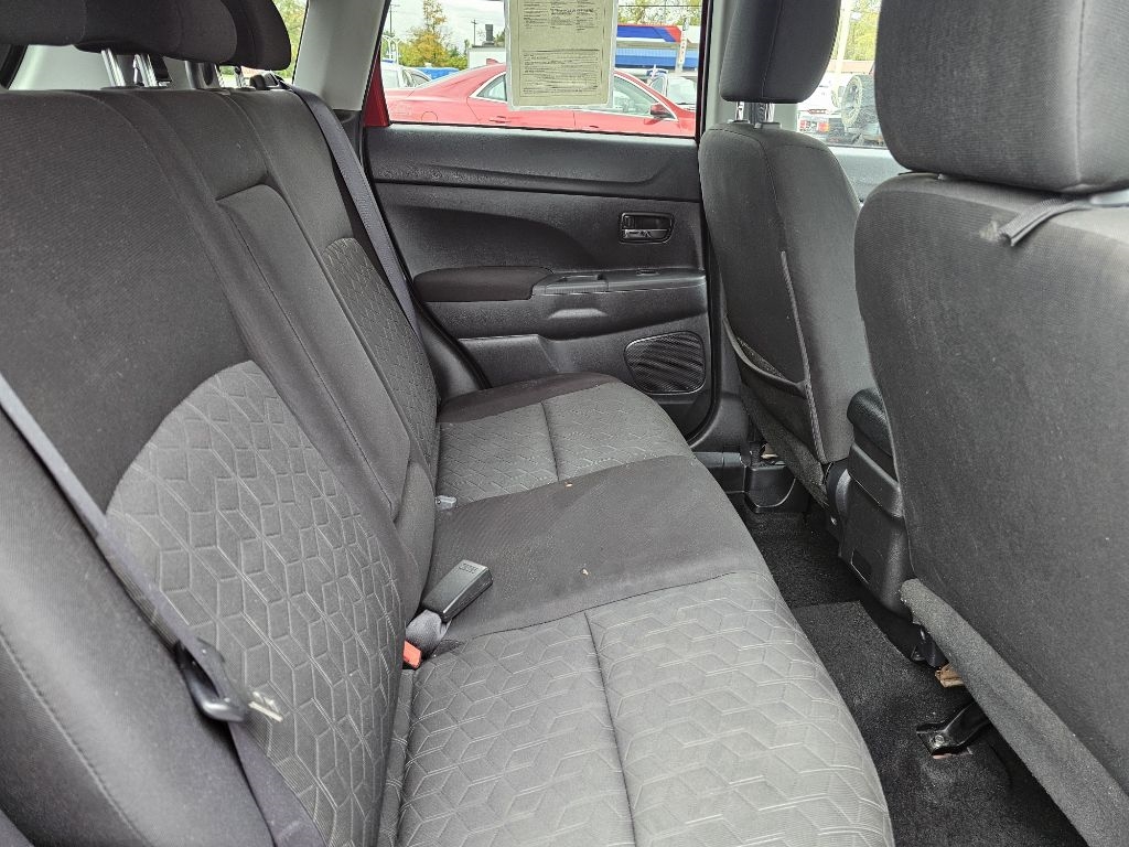Mitsubishi Outlander Sport 2.0 ES 4WD 2023 Mitsubishi Outlander Sport 2.0 ES 4WD 2023
