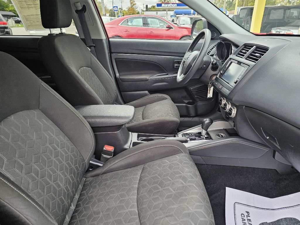 Mitsubishi Outlander Sport 2.0 ES 4WD 2023 Mitsubishi Outlander Sport 2.0 ES 4WD 2023