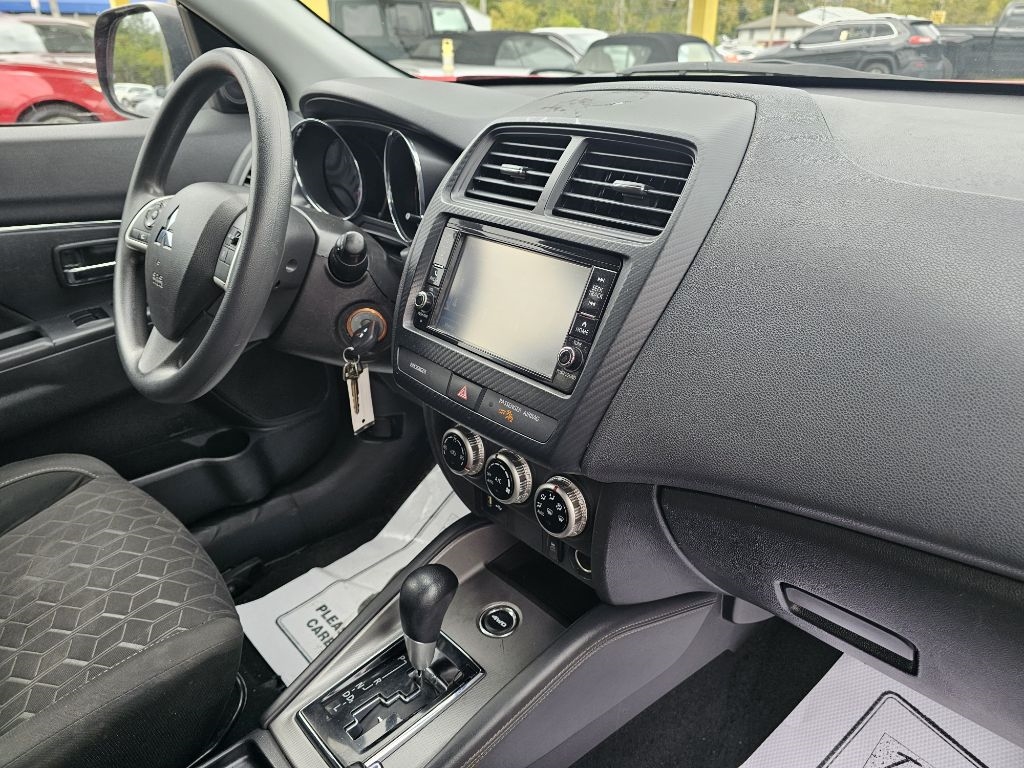 Mitsubishi Outlander Sport 2.0 ES 4WD 2023 Mitsubishi Outlander Sport 2.0 ES 4WD 2023