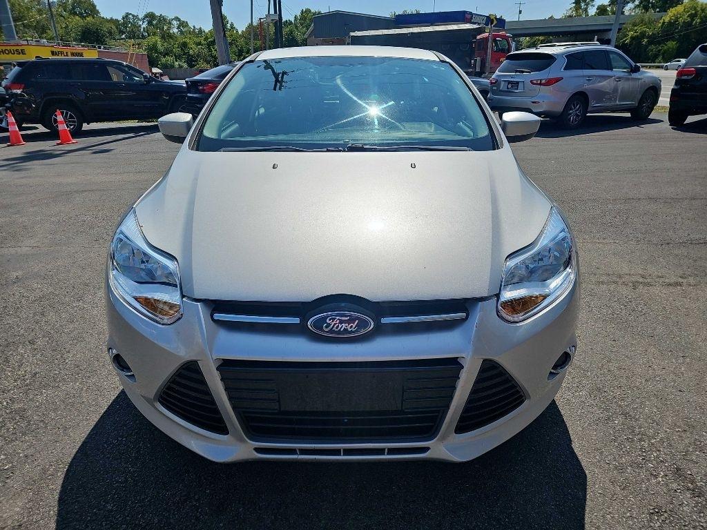 Ford Focus SE 2012