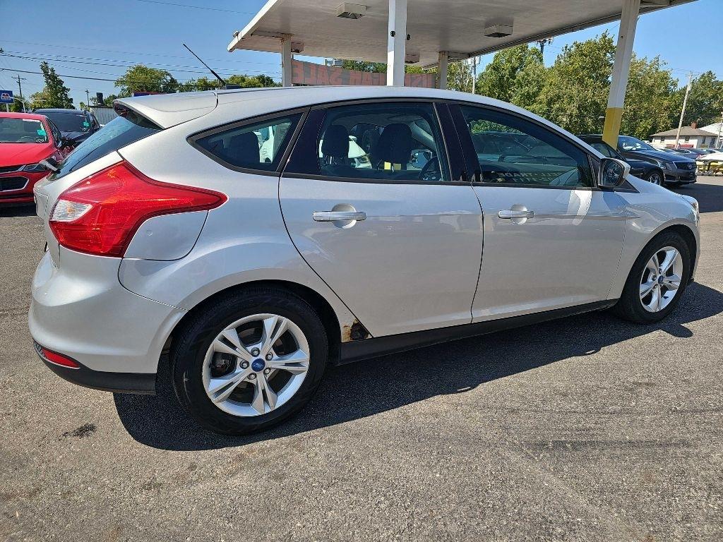 Ford Focus SE 2012