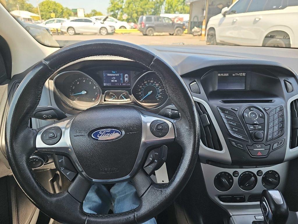 Ford Focus SE 2012