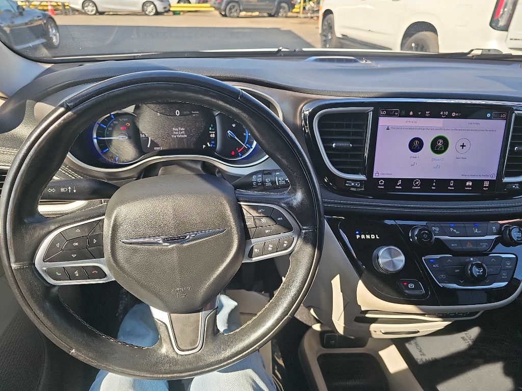 Chrysler Pacifica Hybrid Touring L 2022