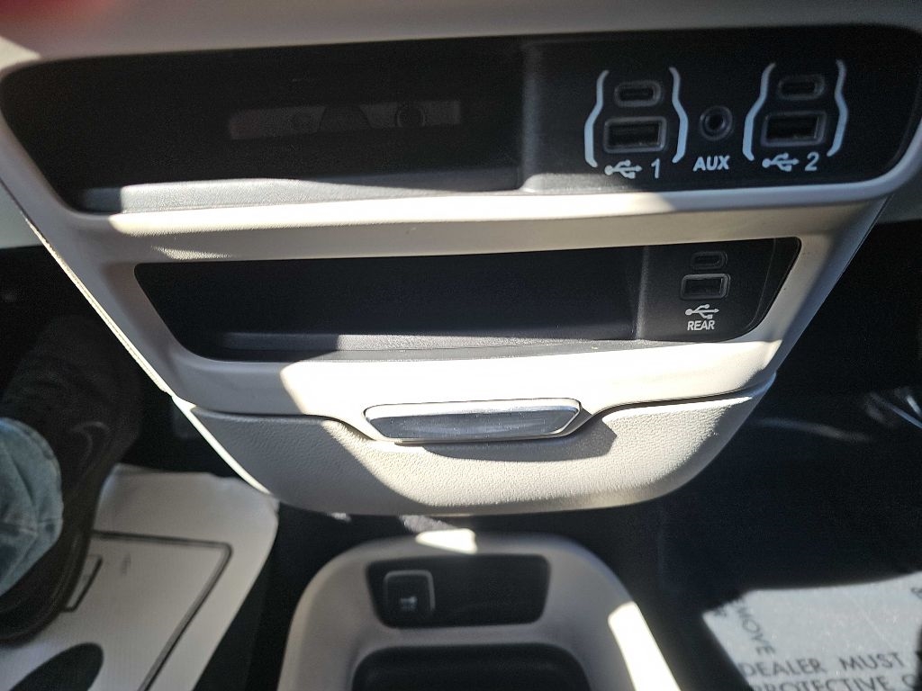 Chrysler Pacifica Hybrid Touring L 2022