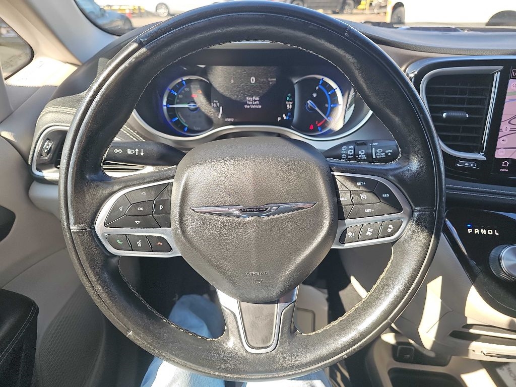 Chrysler Pacifica Hybrid Touring L 2022