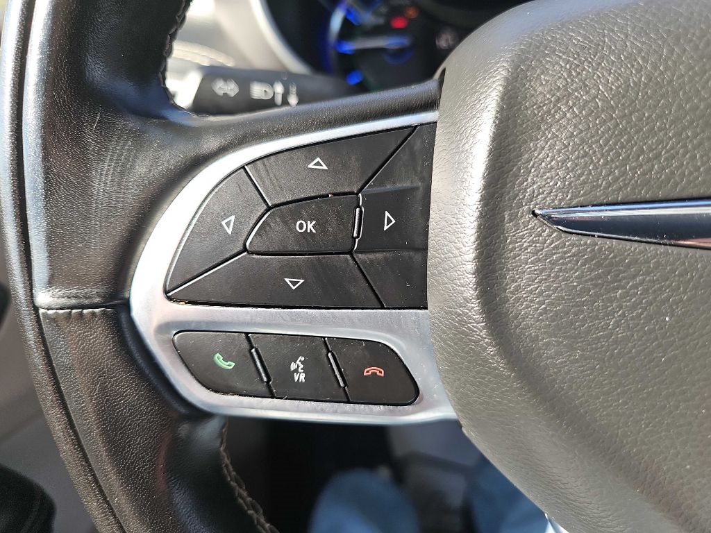 Chrysler Pacifica Hybrid Touring L 2022