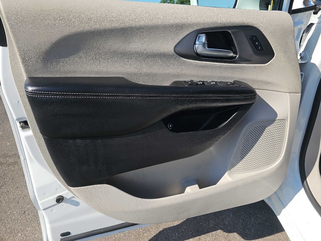 Chrysler Pacifica Hybrid Touring L 2022