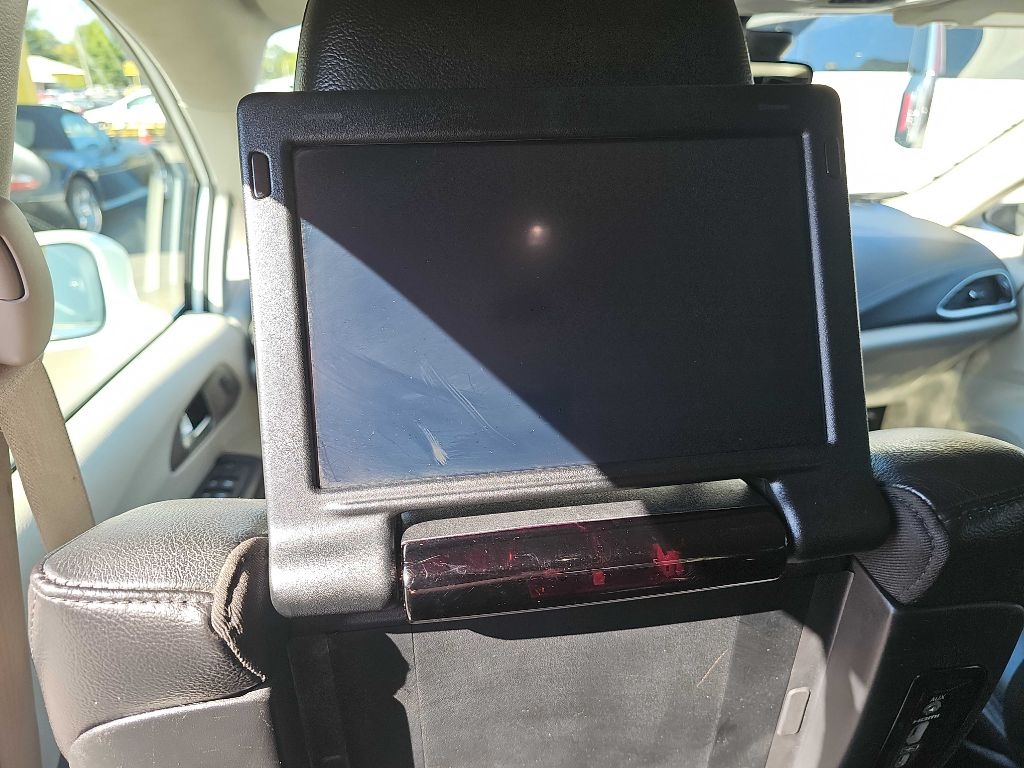 Chrysler Pacifica Hybrid Touring L 2022