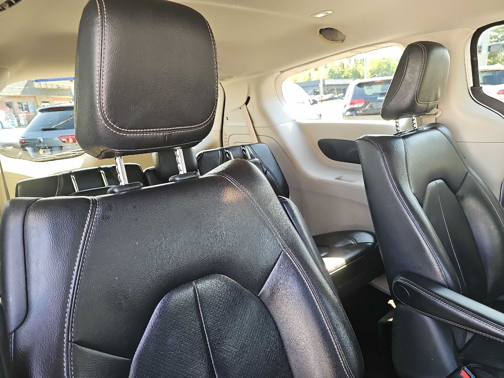 Chrysler Pacifica Hybrid Touring L 2022