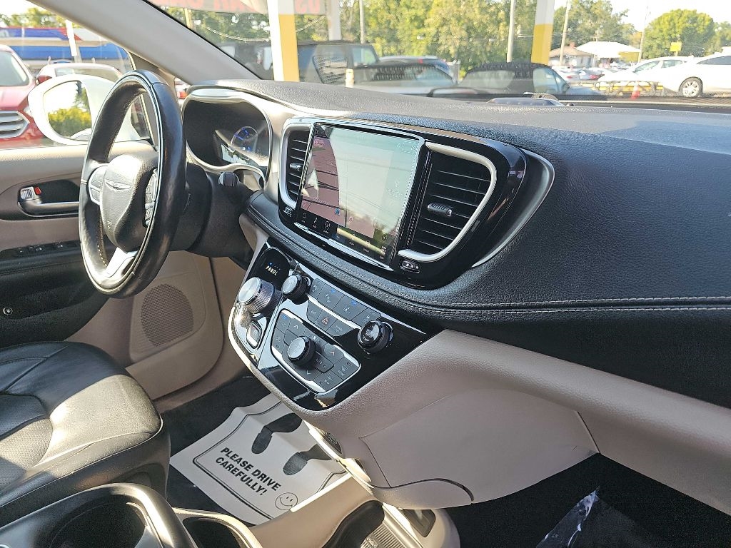 Chrysler Pacifica Hybrid Touring L 2022