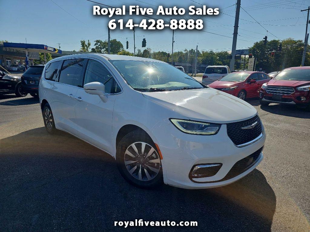 2022 Chrysler Pacifica Hybrid Touring L's photo