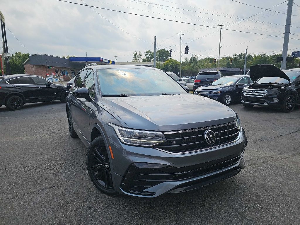 Volkswagen Tiguan SE R-Line Black 4MOTION 2022 Volkswagen Tiguan SE R-Line Black 4MOTION 2022