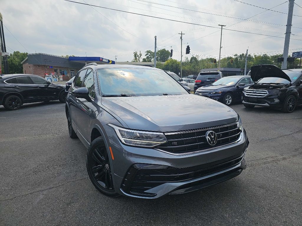 Volkswagen Tiguan SE R-Line Black 4MOTION 2022 Volkswagen Tiguan SE R-Line Black 4MOTION 2022
