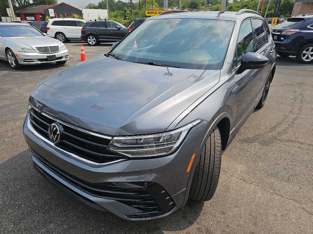 Volkswagen Tiguan SE R-Line Black 4MOTION 2022 Volkswagen Tiguan SE R-Line Black 4MOTION 2022