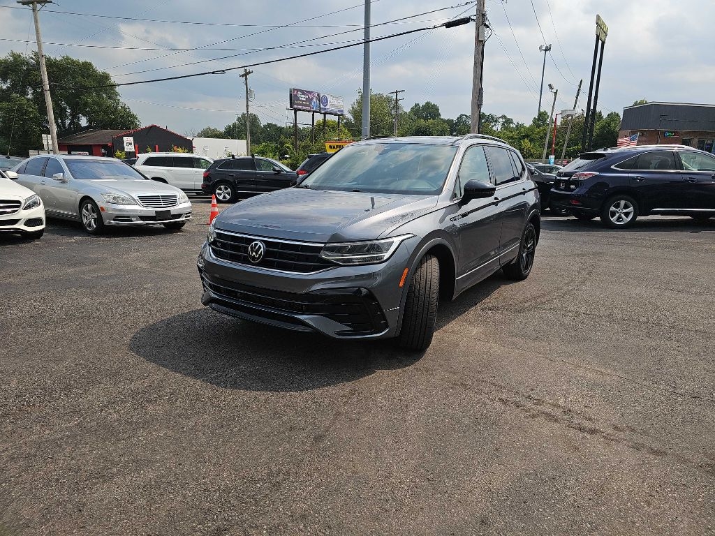 Volkswagen Tiguan SE R-Line Black 4MOTION 2022 Volkswagen Tiguan SE R-Line Black 4MOTION 2022