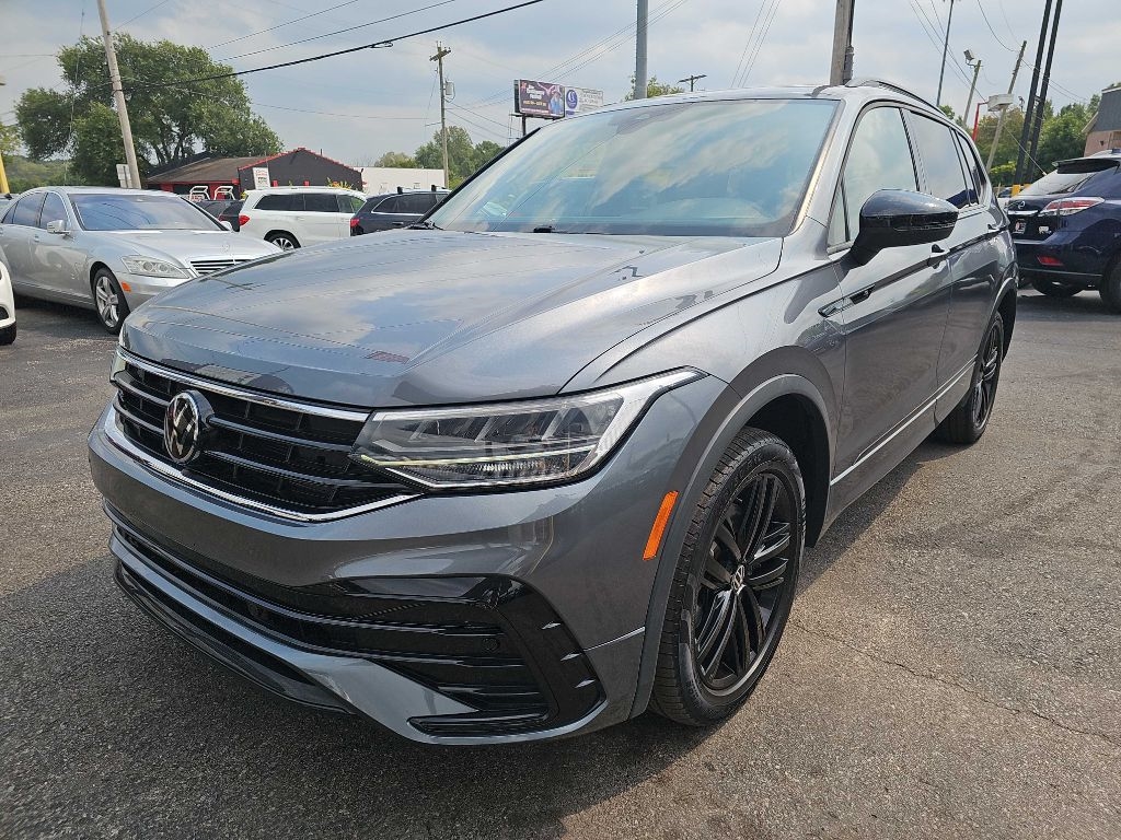 Volkswagen Tiguan SE R-Line Black 4MOTION 2022 Volkswagen Tiguan SE R-Line Black 4MOTION 2022