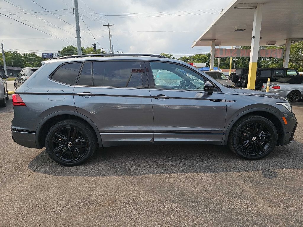 Volkswagen Tiguan SE R-Line Black 4MOTION 2022 Volkswagen Tiguan SE R-Line Black 4MOTION 2022