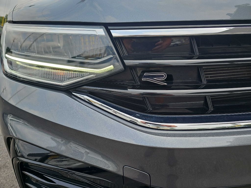 Volkswagen Tiguan SE R-Line Black 4MOTION 2022 Volkswagen Tiguan SE R-Line Black 4MOTION 2022