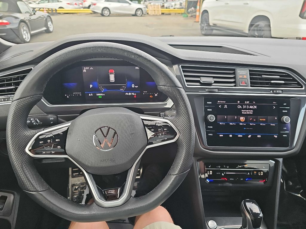 Volkswagen Tiguan SE R-Line Black 4MOTION 2022 Volkswagen Tiguan SE R-Line Black 4MOTION 2022