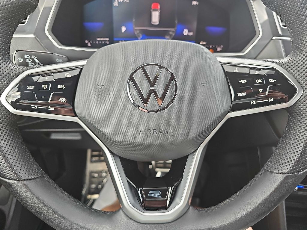 Volkswagen Tiguan SE R-Line Black 4MOTION 2022 Volkswagen Tiguan SE R-Line Black 4MOTION 2022