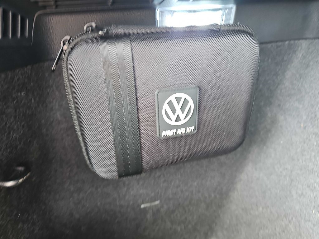 Volkswagen Tiguan SE R-Line Black 4MOTION 2022 Volkswagen Tiguan SE R-Line Black 4MOTION 2022
