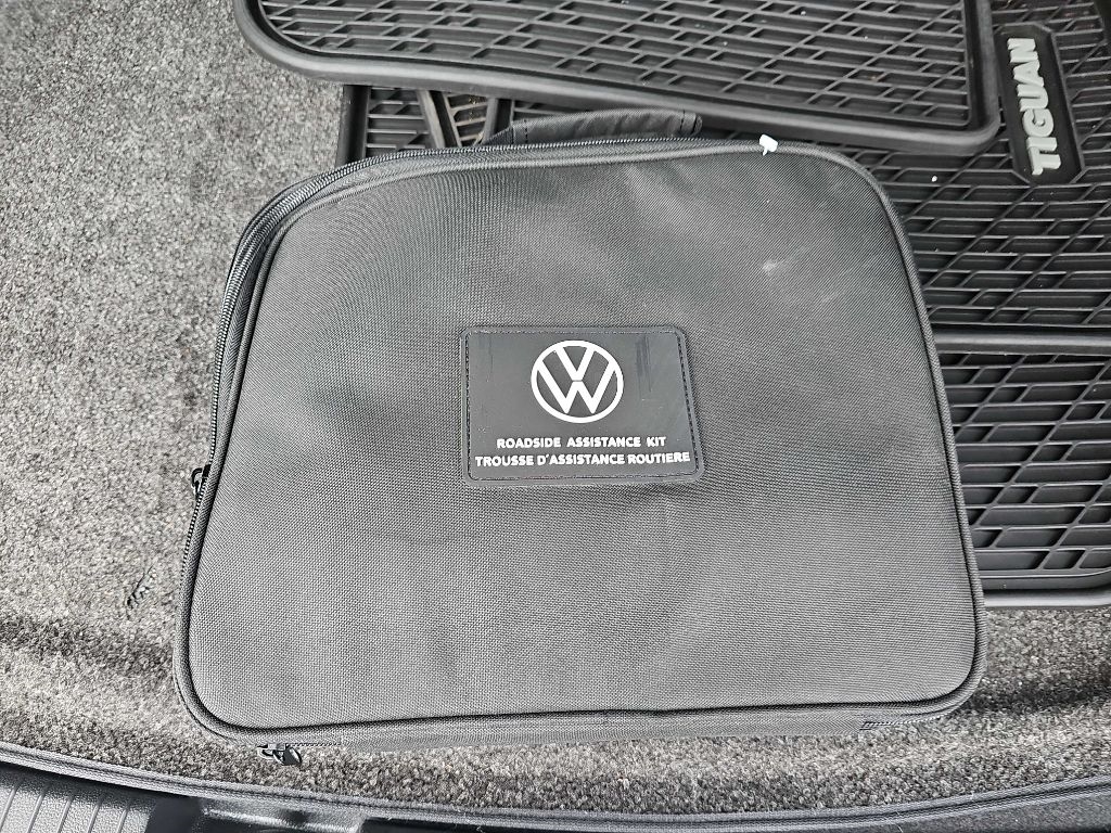 Volkswagen Tiguan SE R-Line Black 4MOTION 2022 Volkswagen Tiguan SE R-Line Black 4MOTION 2022