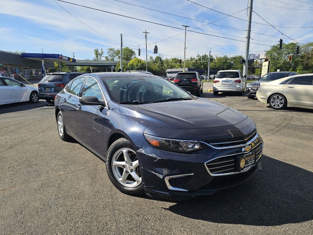 2018 Chevrolet Malibu LS photo 4