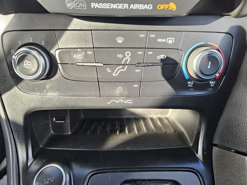 Ford Focus SE Sedan 2016 Ford Focus SE Sedan 2016