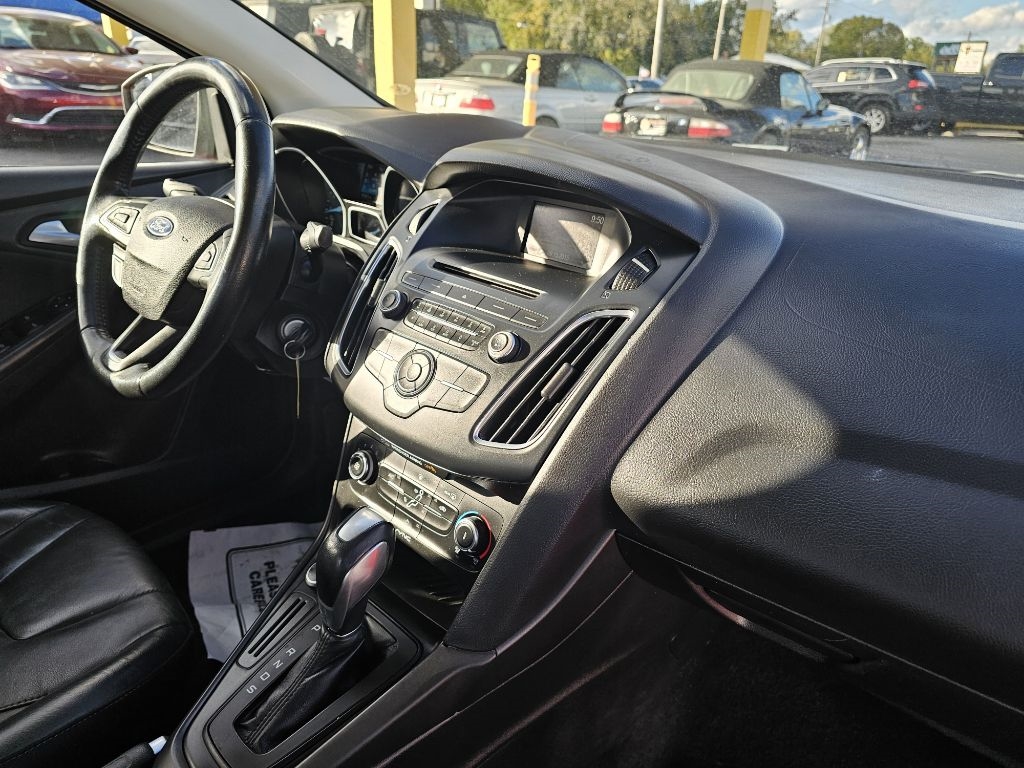 Ford Focus SE Sedan 2016 Ford Focus SE Sedan 2016