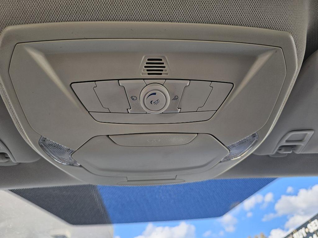 Ford Focus SE Sedan 2016
