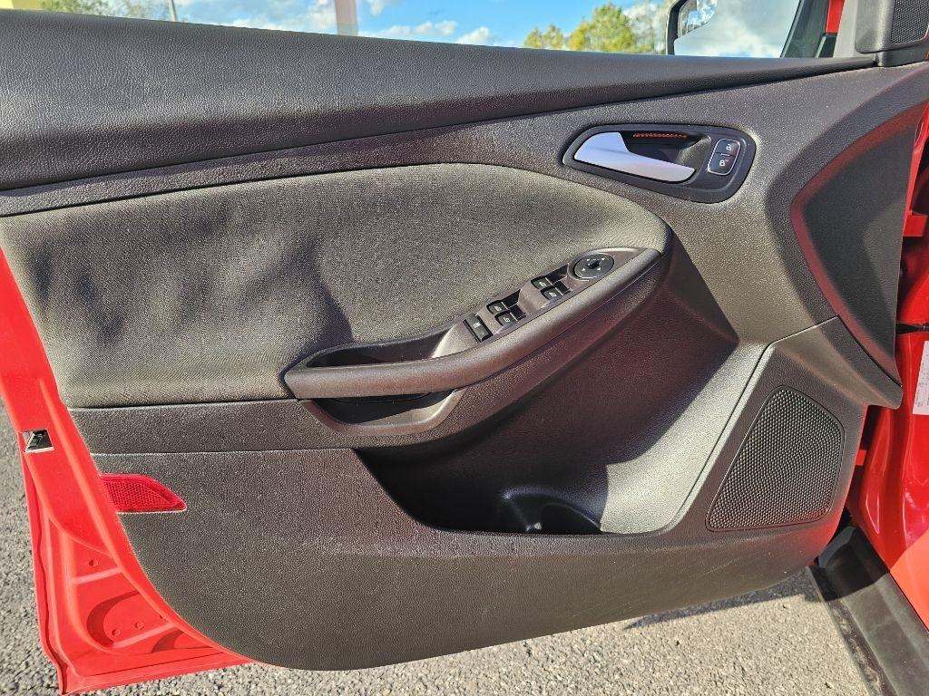 Ford Focus SE Sedan 2016