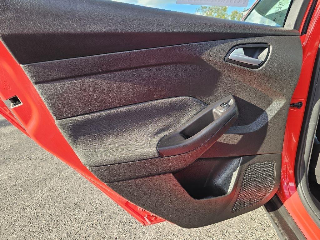 Ford Focus SE Sedan 2016