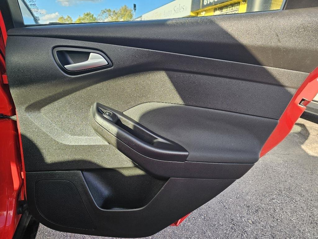 Ford Focus SE Sedan 2016