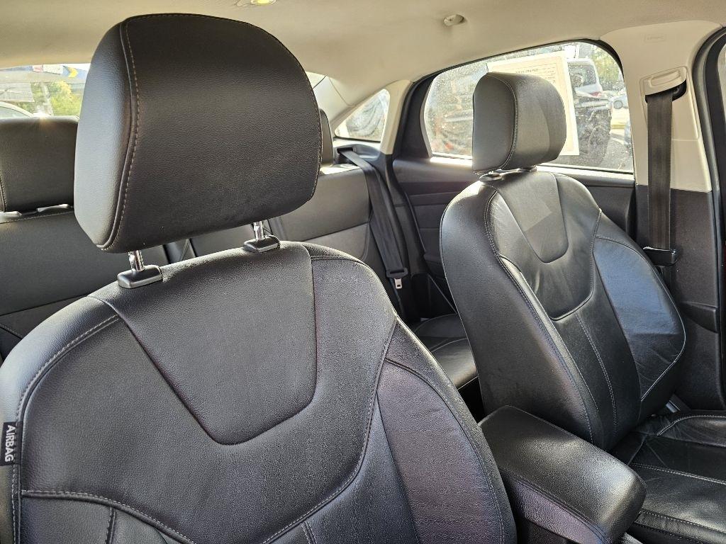 Ford Focus SE Sedan 2016
