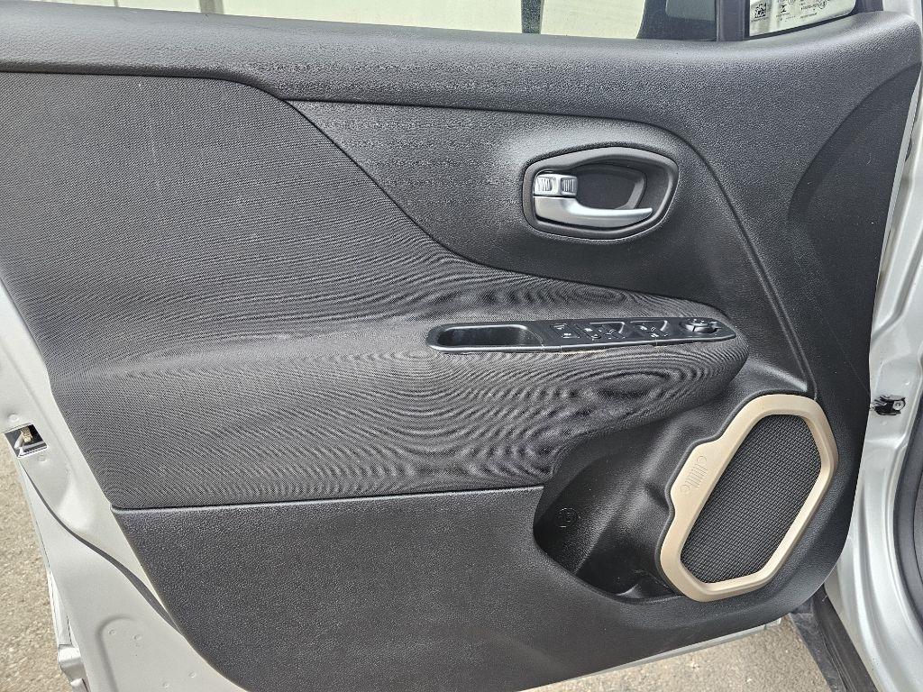 Jeep Renegade Latitude FWD 2016