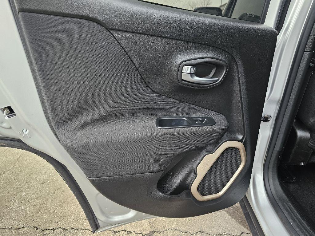 Jeep Renegade Latitude FWD 2016