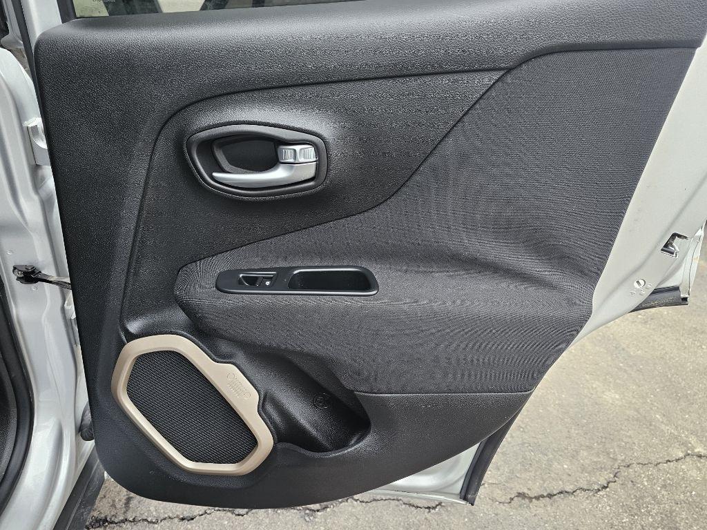 Jeep Renegade Latitude FWD 2016