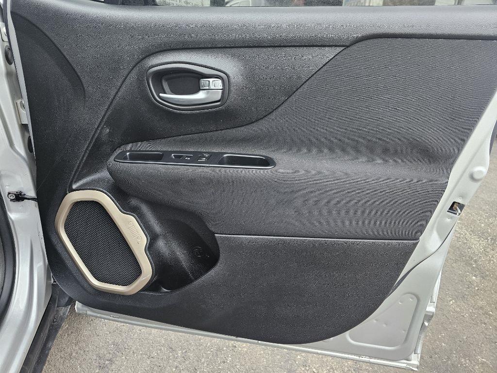 Jeep Renegade Latitude FWD 2016