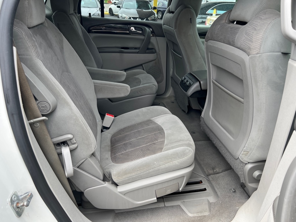 Buick Enclave Convenience FWD 2015