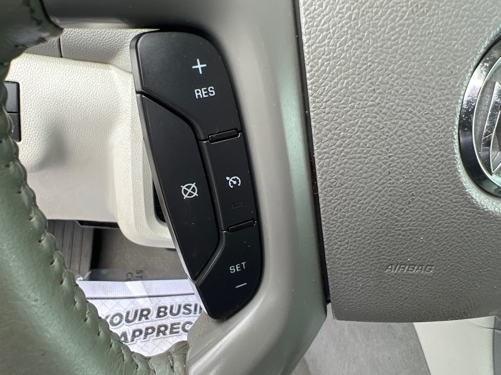 Buick Enclave Convenience FWD 2015