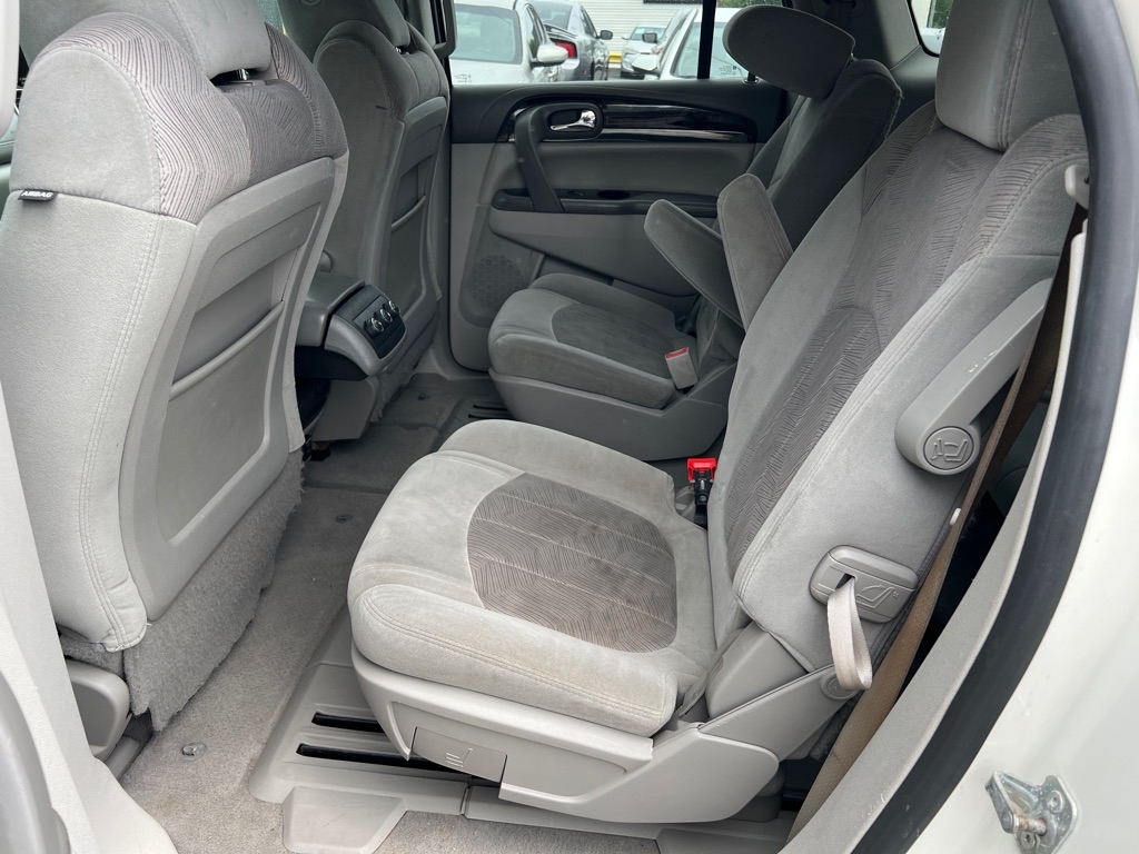 Buick Enclave Convenience FWD 2015