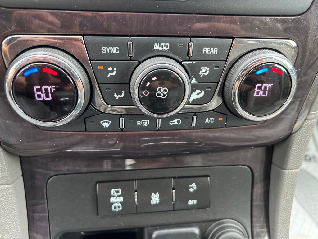 Buick Enclave Convenience FWD 2015