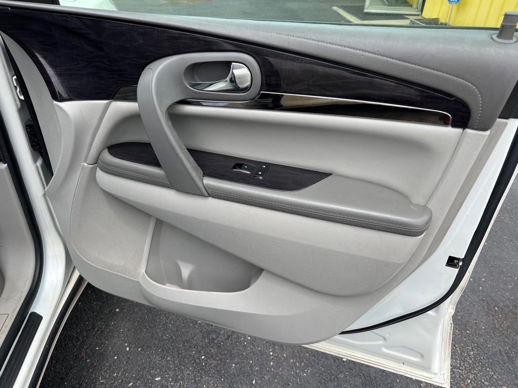 Buick Enclave Convenience FWD 2015